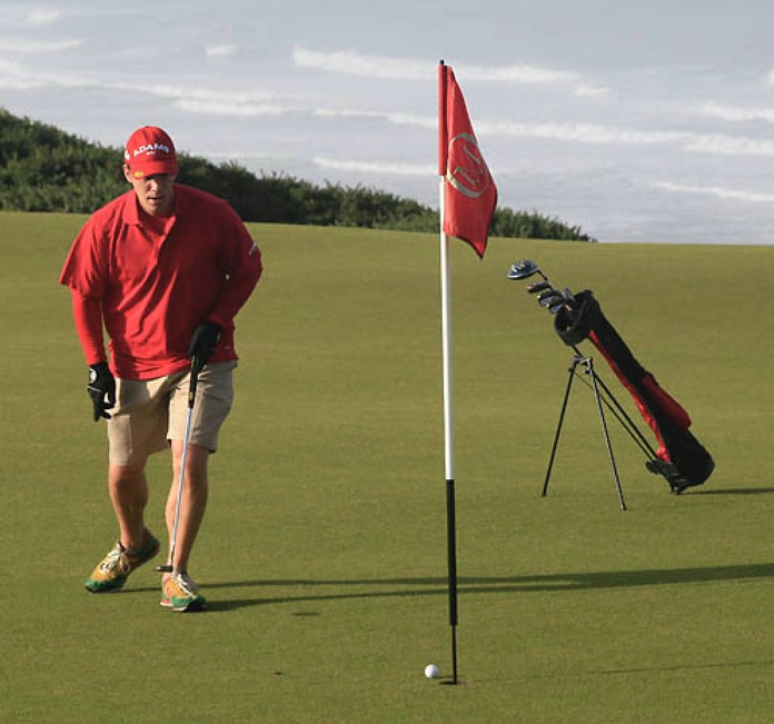 Jaacob Bowden makes a putt on his way to a 5th place finish at the 2012 Speedgolf World Championships at Bandon Dunes Golf Resort